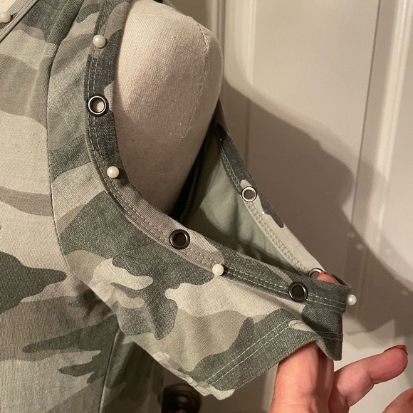 Free For Humanity camouflage T shirt - Picture 2 of 7